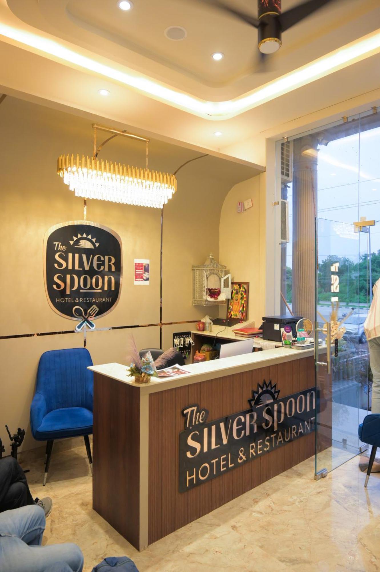 The Silver Spoon Hotel & Restaurant Būndi Exterior foto
